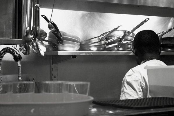 Support gâteaux de mariage : mise en valeur et élégance